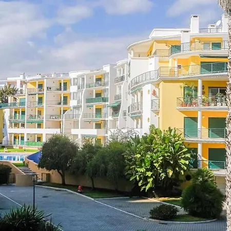 Primavera E Piscina Portimao