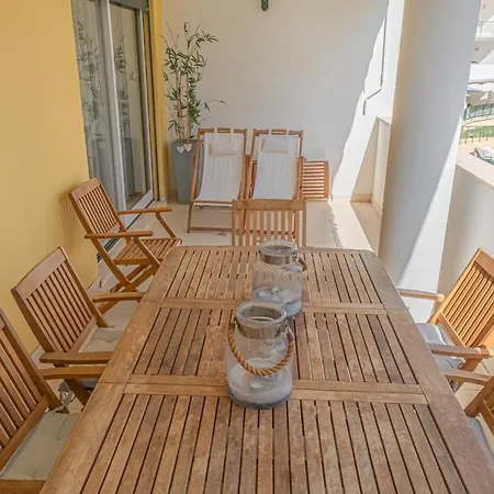 Primavera E Piscina Portimao